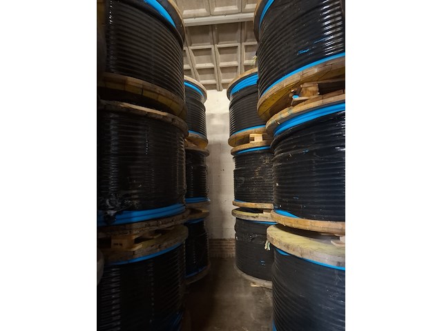 Ca. 37x haspel a 1.000 meter met prefab multiductsysteem voor ondergrondse telecom en glasvezelinfrastructuur, hdpe multiduct 40 / 7x7 - afbeelding 8 van  22