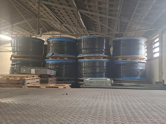 Ca. 37x haspel a 1.000 meter met prefab multiductsysteem voor ondergrondse telecom en glasvezelinfrastructuur, hdpe multiduct 40 / 7x7 - afbeelding 11 van  22