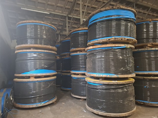 Ca. 37x haspel a 1.000 meter met prefab multiductsysteem voor ondergrondse telecom en glasvezelinfrastructuur, hdpe multiduct 40 / 7x7 - afbeelding 1 van  22