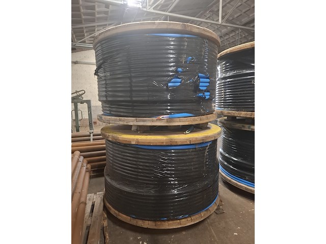 Ca. 37x haspel a 1.000 meter met prefab multiductsysteem voor ondergrondse telecom en glasvezelinfrastructuur, hdpe multiduct 40 / 7x7 - afbeelding 20 van  22