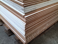 Ca. 37x multiplex wbp gegrond, wit - afbeelding 5 van  7