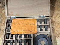 Ca. 37x verwisselbare profielbeitels t.b.v. tafelfrees - afbeelding 1 van  4