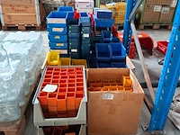 Ca. 385x diverse magazijnbakken