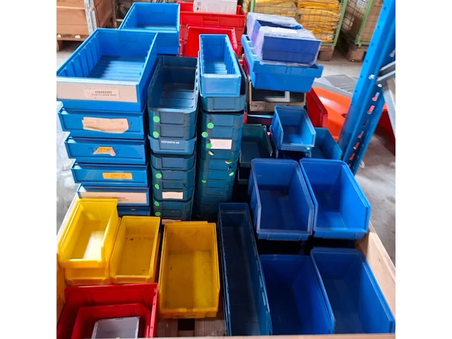 Ca. 385x diverse magazijnbakken - afbeelding 5 van  7