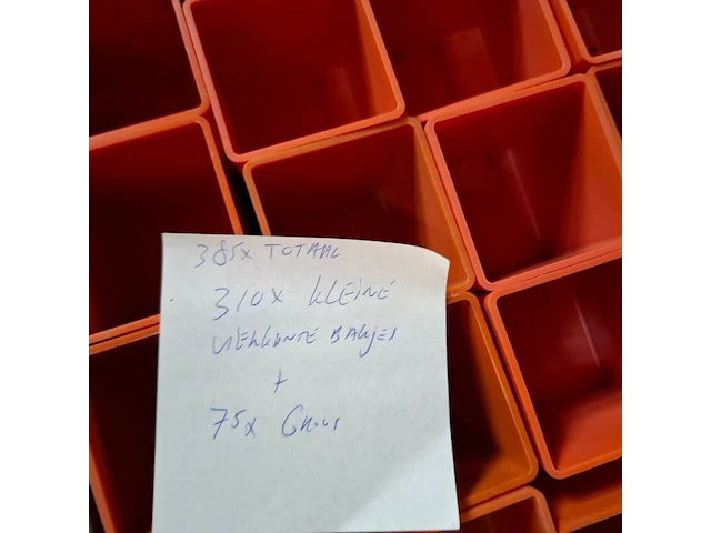 Ca. 385x diverse magazijnbakken - afbeelding 7 van  7
