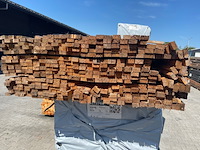 Ca. 385x douglas latten fijnbezaagd, 25x45mm, lengte 400cm - afbeelding 3 van  3