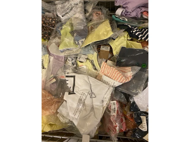 Ca. 388x baby- en kinderkleding, noppies, dirkje, blue seven, etc. - afbeelding 4 van  5