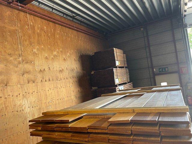 Ca. 38x guyana ipé country grade planken geschaafd, 18x140mm, lengte 250cm - afbeelding 1 van  3