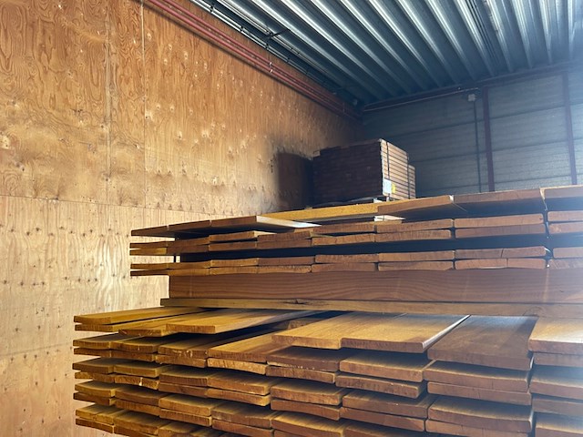 Ca. 38x guyana ipé country grade planken geschaafd, 18x140mm, lengte 250cm - afbeelding 3 van  3