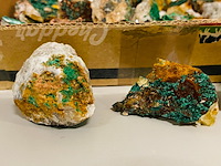 Ca. 38x malachiet brokjes - afbeelding 3 van  7