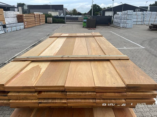 Ca. 38x pakoeli planken geschaafd, 16x190mm, lengte 250cm - afbeelding 1 van  3