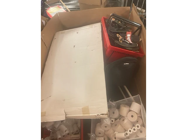 Ca. 395x handelsgoederen en winkelinventaris - afbeelding 11 van  18