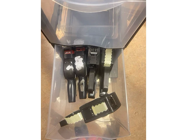 Ca. 395x handelsgoederen en winkelinventaris - afbeelding 13 van  18