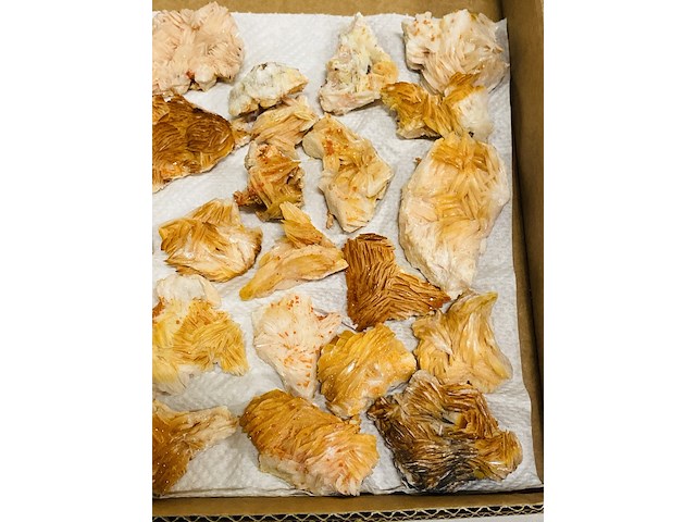 Ca. 39x bariet brokjes - afbeelding 6 van  8