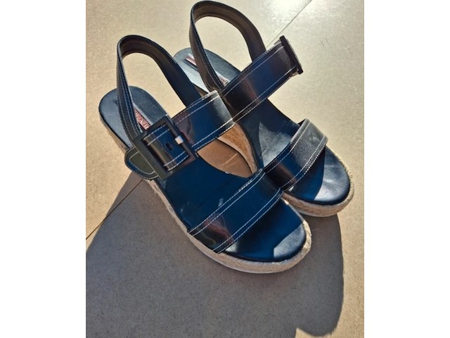 Ca. 39x dames- en herenmode, prada, stone island, hugo boss - afbeelding 25 van  29