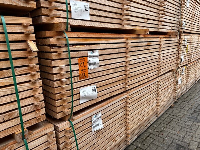 Ca. 39x douglas planken fijnbezaagd, 43x175mm, lengte 300cm - afbeelding 4 van  4
