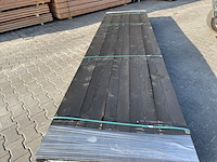 Ca. 39x douglas planken fijnbezaagd zwart gecoat, 22x200mm, lengte 300cm - afbeelding 1 van  4