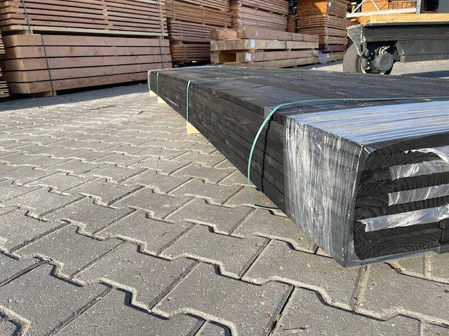Ca. 39x douglas planken fijnbezaagd zwart gecoat, 22x200mm, lengte 300cm - afbeelding 2 van  4