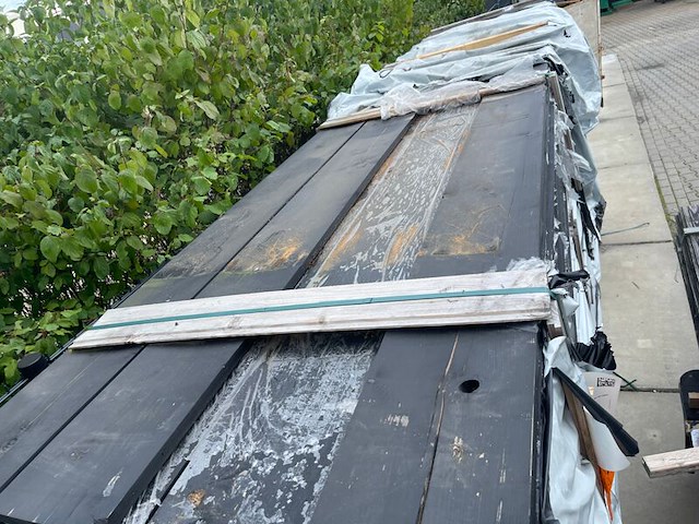 Ca. 39x vuren boeidelen zwart gecoat, 22x245mm, lengte 510cm - afbeelding 1 van  3