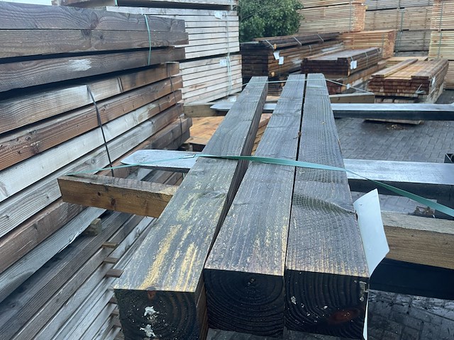 Ca. 3x douglas balken fijnbezaagd, 100x100mm, lengte 200cm - afbeelding 1 van  3