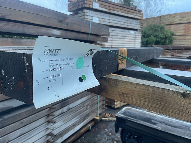 Ca. 3x douglas balken fijnbezaagd, 100x100mm, lengte 200cm - afbeelding 2 van  3