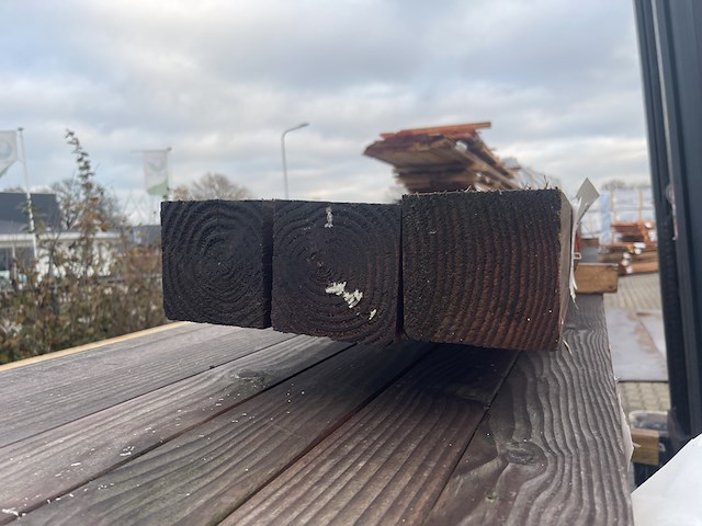 Ca. 3x douglas balken fijnbezaagd , 100x100mm, lengte 400cm - afbeelding 3 van  3