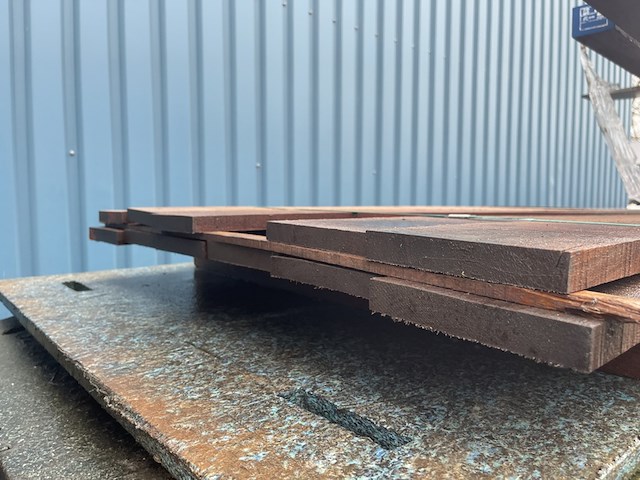 Ca. 3x guyana teak fijnbezaagd, 20x150mm, lengte 350cm - afbeelding 3 van  3
