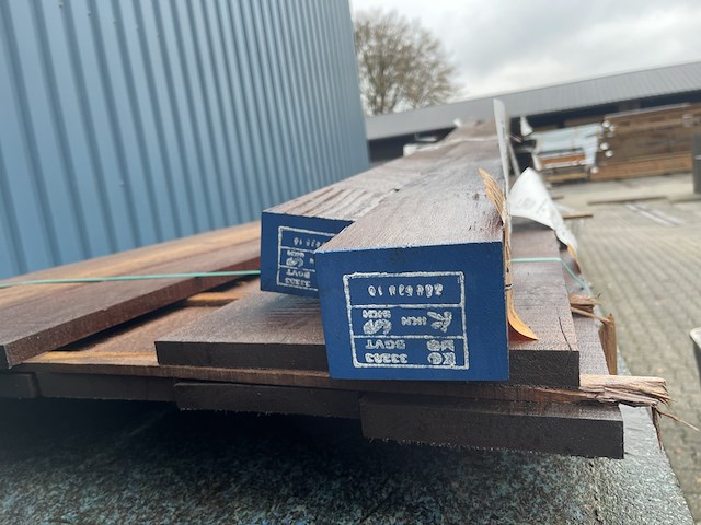 Ca. 3x iroko geschaafd, fj, gelamineerd , 72x96mm, lengte 2/590cm, 1/455cm - afbeelding 3 van  3