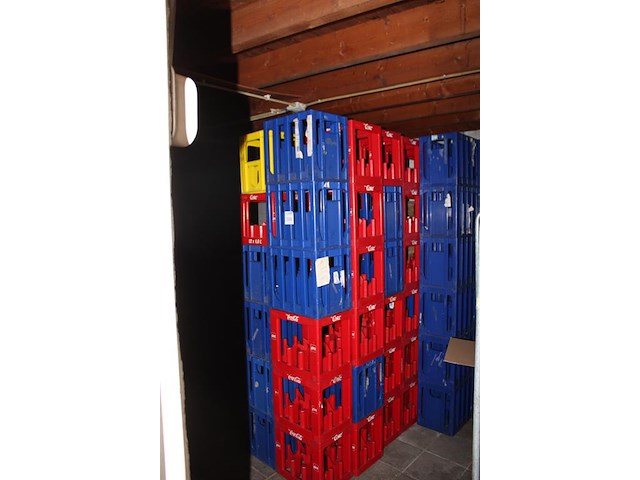 Ca. 40 lege kratten. - afbeelding 2 van  2