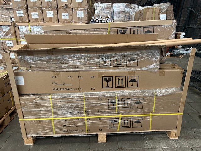 Ca. 400x led tube (w.o. 250x qb-lt-22w-4k-125-1497), qbright - afbeelding 1 van  7