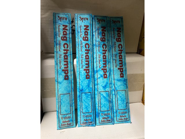 Ca. 400x pakjes wierrook - afbeelding 2 van  2