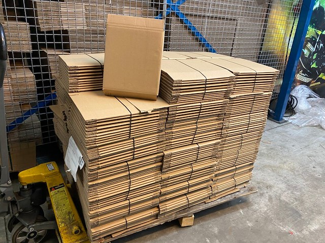 Ca. 400x verzenddozen 265x85x290mm dubbelgolf, bruin - afbeelding 1 van  4