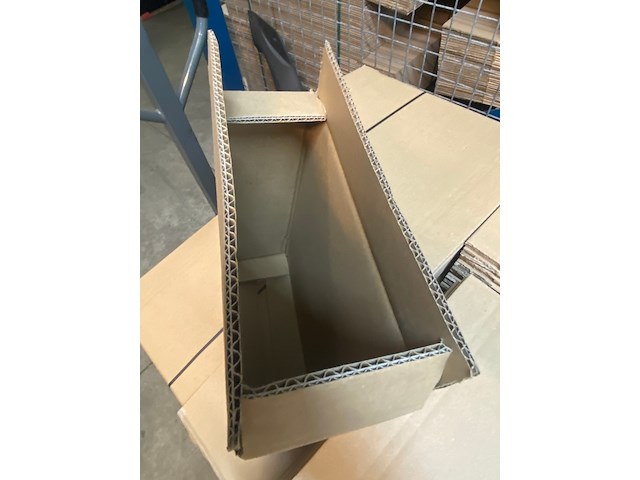 Ca. 400x verzenddozen 265x85x290mm dubbelgolf, bruin - afbeelding 3 van  4
