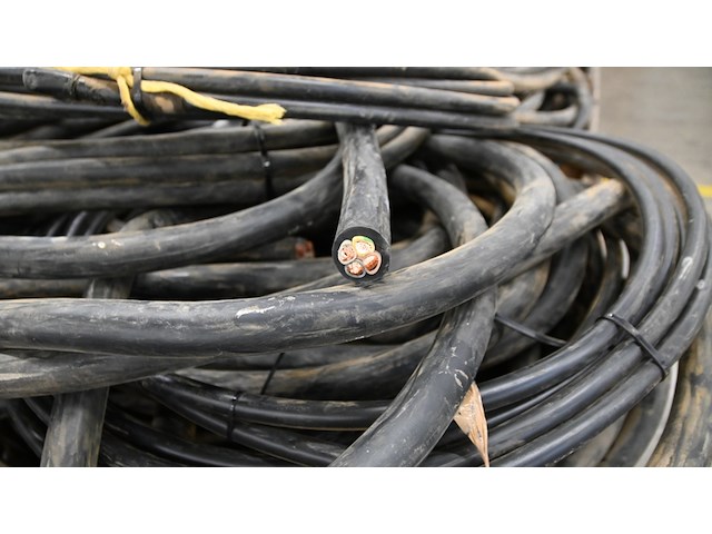 Ca. 4.096 kg bruto koperhoudende zware rubber krachtstroomkabels - afbeelding 10 van  26
