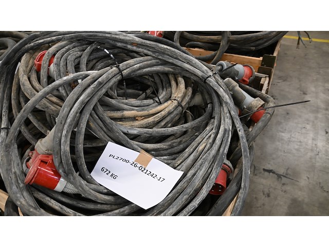 Ca. 4.096 kg bruto koperhoudende zware rubber krachtstroomkabels - afbeelding 15 van  26