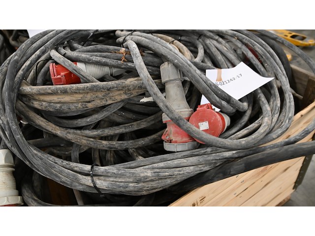 Ca. 4.096 kg bruto koperhoudende zware rubber krachtstroomkabels - afbeelding 16 van  26