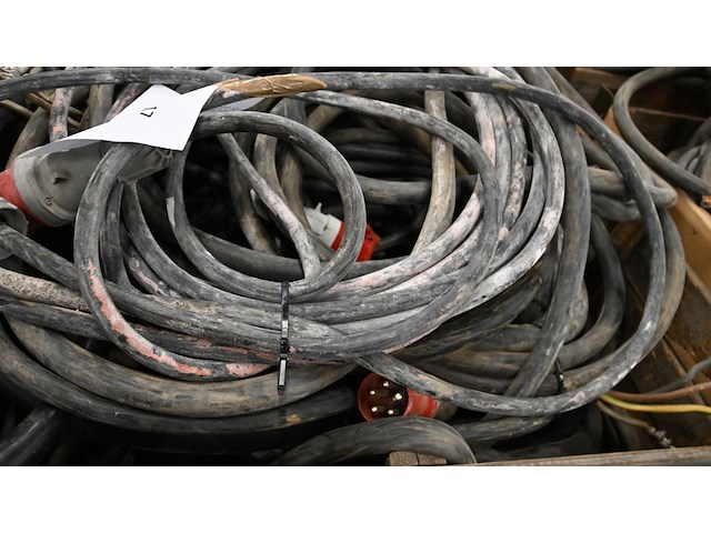 Ca. 4.096 kg bruto koperhoudende zware rubber krachtstroomkabels - afbeelding 22 van  26