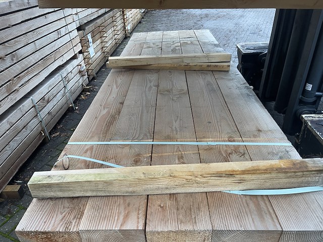 Ca. 40x douglas balken fijnbezaagd, 75x200mm, lengte 300cm - afbeelding 1 van  3
