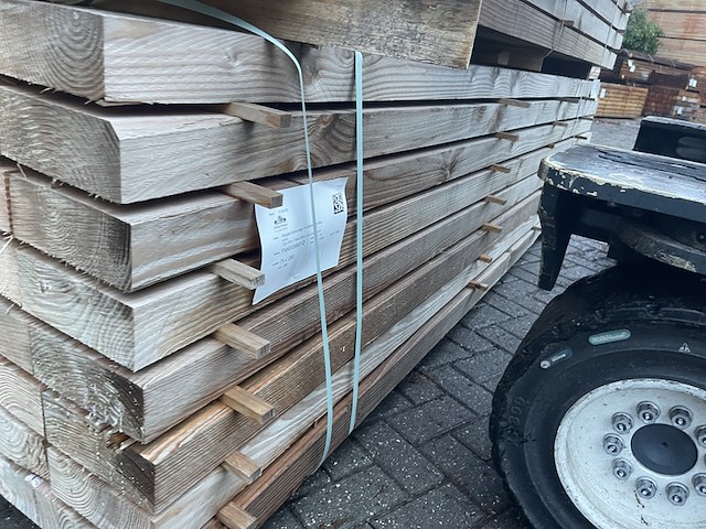 Ca. 40x douglas balken fijnbezaagd, 75x200mm, lengte 300cm - afbeelding 2 van  3