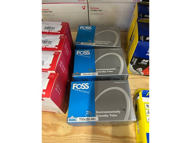 Ca. 40x fiets binnenbanden, w.o. michelin, foss, bontrager - afbeelding 4 van  8