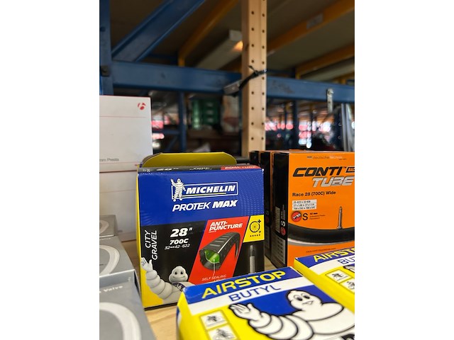 Ca. 40x fiets binnenbanden, w.o. michelin, foss, bontrager - afbeelding 5 van  8