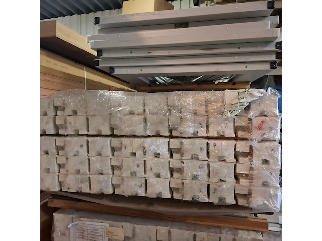 Ca. 40x hardhouten deurkozijn gegrond - afbeelding 2 van  4