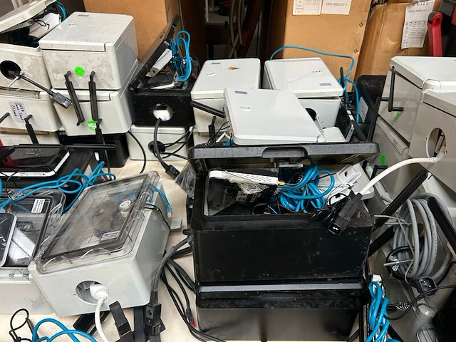 Ca. 40x ict artikelen en elektronica w.o. vector camera - afbeelding 7 van  10