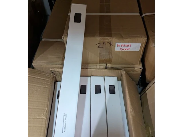 Ca. 40x kabelgoot aluminium, kopen voor weinig, zwart, 100 cm - afbeelding 2 van  2