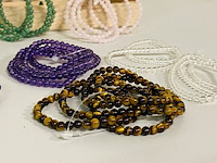 Ca. 40x kogelarmbanden voor kinderen 4mm - afbeelding 2 van  4