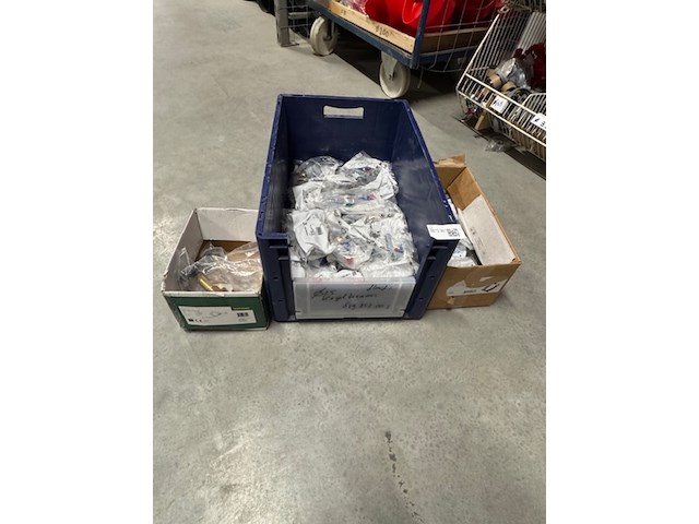 Ca. 40x kogelkraan en 12x spindelafsluiter, geberit, flowfit - afbeelding 1 van  9