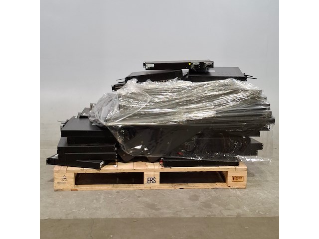 Ca. 40x netwerk switch, o.a edge core - afbeelding 1 van  8