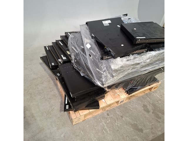 Ca. 40x netwerk switch, o.a edge core - afbeelding 7 van  8