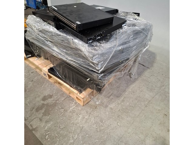 Ca. 40x netwerk switch, o.a edge core - afbeelding 8 van  8