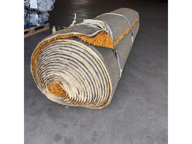 Ca. 41,2m2 kunstgras, 40 mm hoog, geel - afbeelding 1 van  2